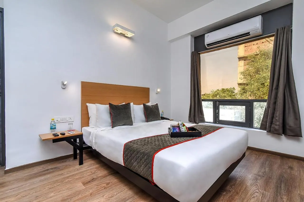 מלון גורגאון Oyo Townhouse 044 Sector 14 Gurugram 3*,