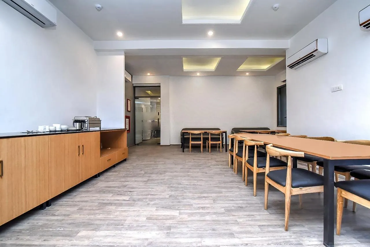 מלון גורגאון Oyo Townhouse 044 Sector 14 Gurugram