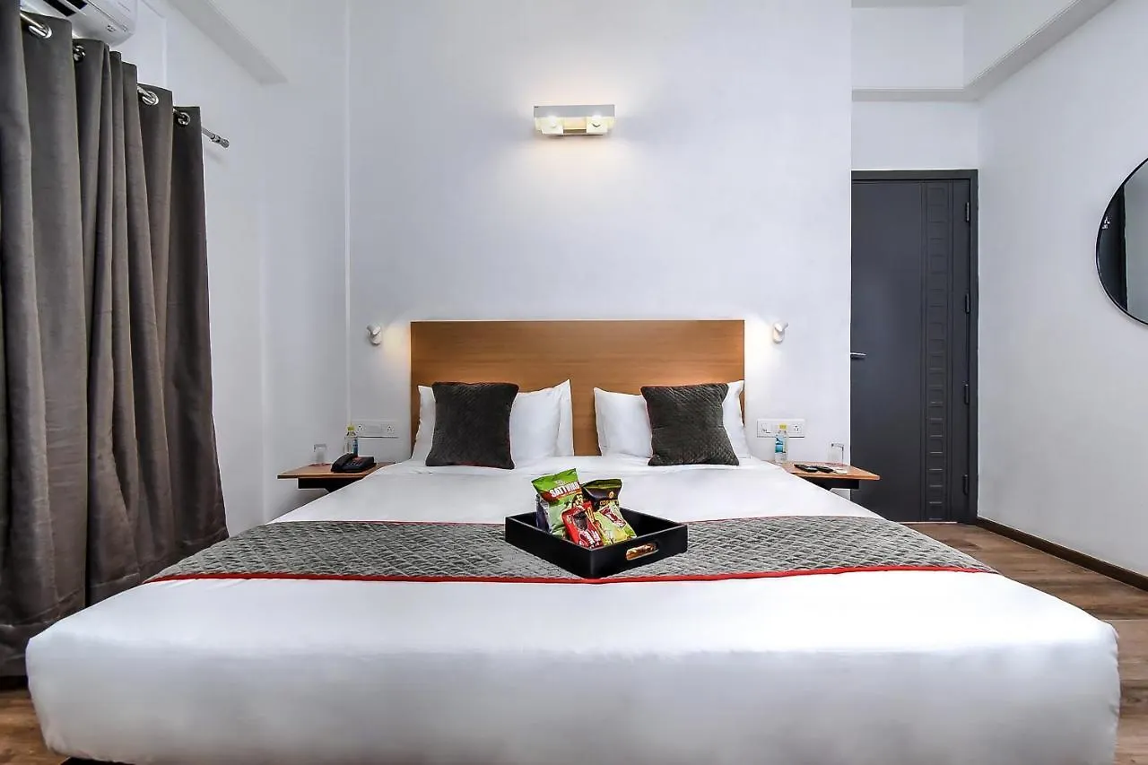 מלון גורגאון Oyo Townhouse 044 Sector 14 Gurugram הודו