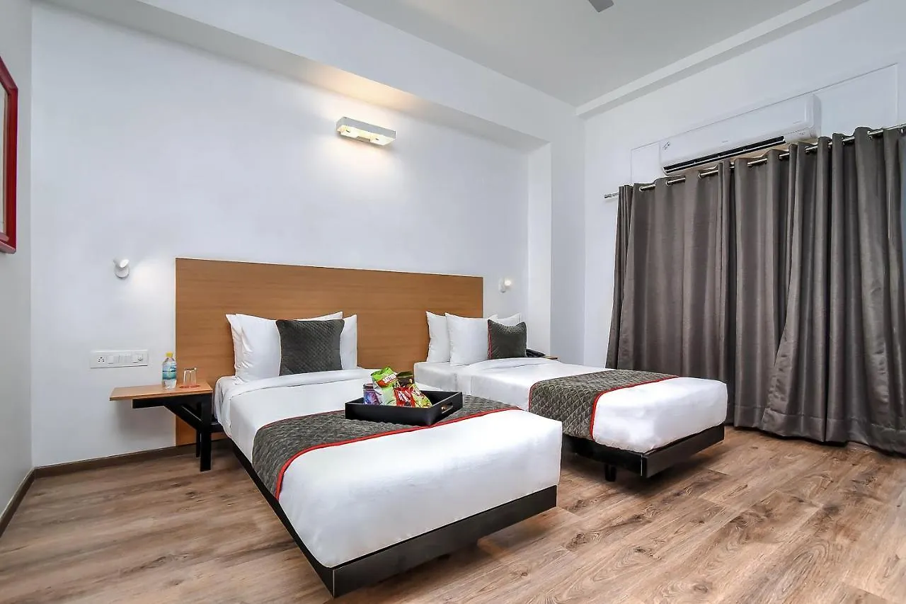 מלון גורגאון Oyo Townhouse 044 Sector 14 Gurugram 3*,  הודו